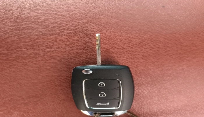 2016 Mahindra Kuv100 K8 5 STR, Petrol, Manual, 1,72,998 km, interior