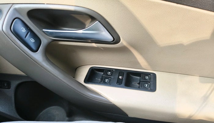 2016 Volkswagen Vento HIGHLINE PETROL AT, Petrol, Automatic, 89,643 km, interior