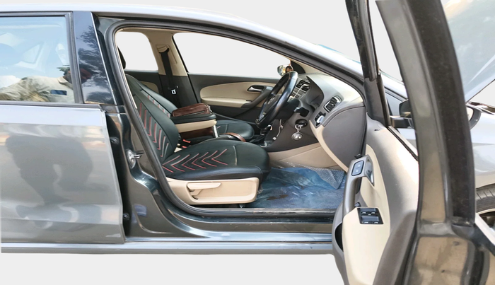 2016 Volkswagen Vento HIGHLINE PETROL AT, Petrol, Automatic, 89,643 km, interior