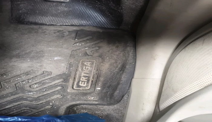 2022 Maruti Ertiga VXI CNG, Petrol, Manual, 32,988 km, interior