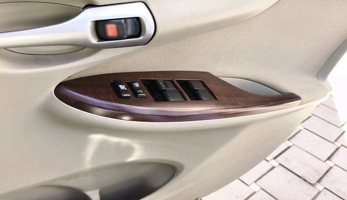 2012 Toyota Corolla Altis G PETROL, Petrol, Manual, 49,583 km, interior