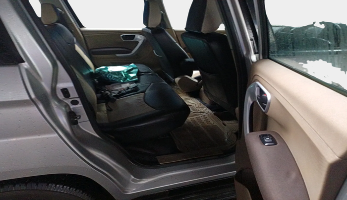 2016 Mahindra TUV300 T8 AMT, Diesel, Automatic, 1,46,409 km, interior