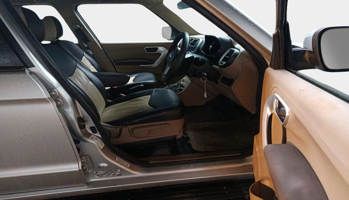 2016 Mahindra TUV300 T8 AMT, Diesel, Automatic, 1,46,409 km, interior