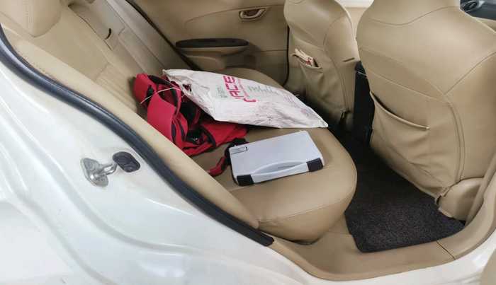 2013 Honda Amaze 1.5L I-DTEC S, Diesel, Manual, 1,34,341 km, interior