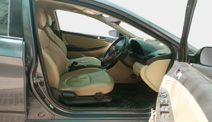 2015 Hyundai Verna FLUIDIC 1.6 CRDI SX AT 4S, Diesel, Automatic, 88,366 km, interior