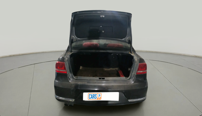 2011 Volkswagen Passat 2.0 PD DSG, Diesel, Automatic, 1,70,935 km, exterior