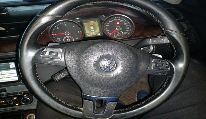 2011 Volkswagen Passat 2.0 PD DSG, Diesel, Automatic, 1,70,935 km, interior