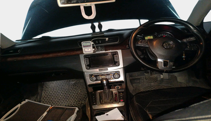 2011 Volkswagen Passat 2.0 PD DSG, Diesel, Automatic, 1,70,935 km, interior