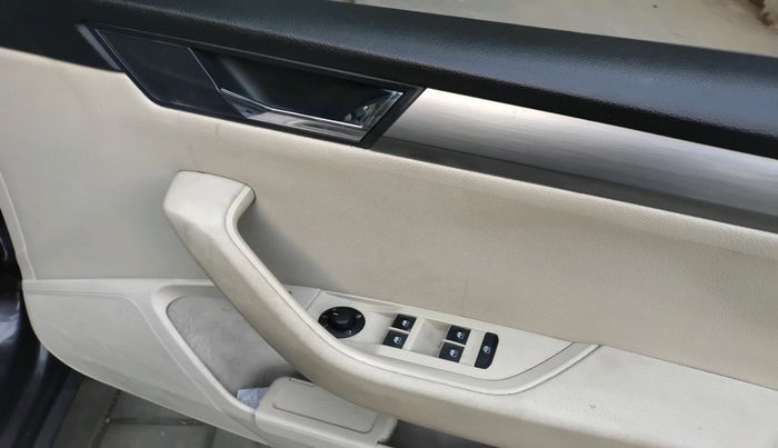 2016 Skoda Superb STYLE 1.8 TSI AT, Petrol, Automatic, 89,376 km, interior