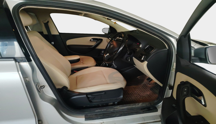 2016 Skoda Rapid 1.6 MPI STYLE AT, Petrol, Automatic, 74,472 km, interior