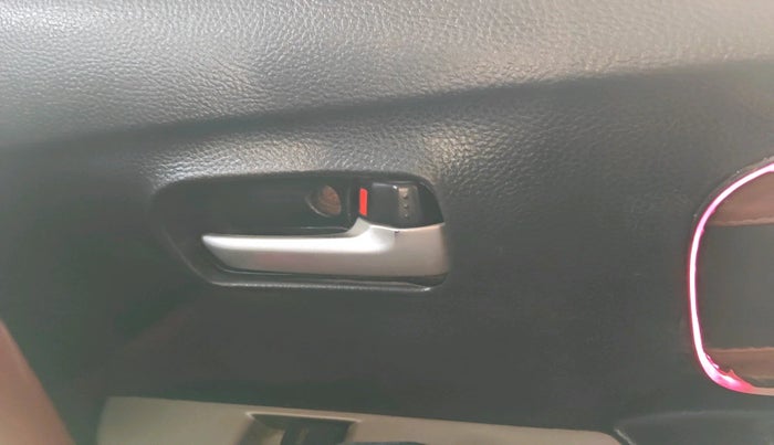 2016 Maruti Wagon R 1.0 LXI CNG, Petrol, Manual, 1,11,210 km, interior