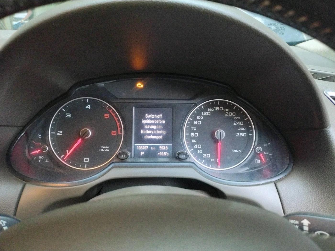 2013 Audi Q5 2.0 TDI QUATTRO, Diesel, Automatic, 1,08,497 km, interior