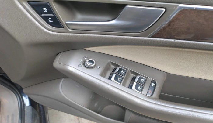 2013 Audi Q5 2.0 TDI QUATTRO, Diesel, Automatic, 1,08,497 km, interior