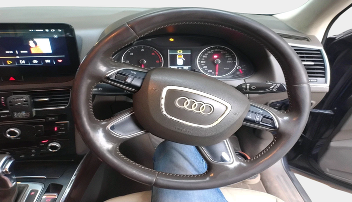 2013 Audi Q5 2.0 TDI QUATTRO, Diesel, Automatic, 1,08,497 km, interior