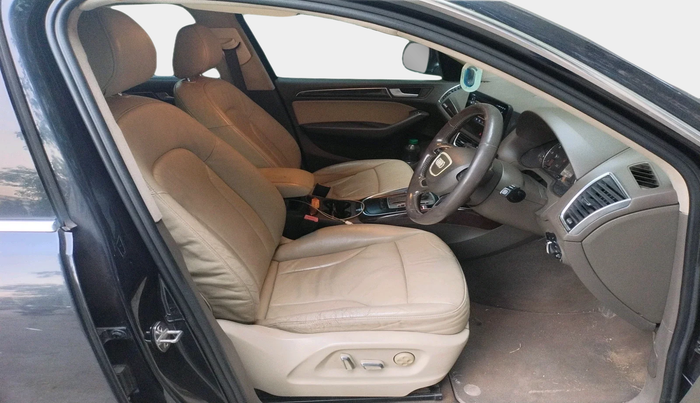 2013 Audi Q5 2.0 TDI QUATTRO, Diesel, Automatic, 1,08,497 km, interior