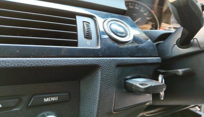 2011 BMW 3 Series 320d, Diesel, Automatic, 1,17,905 km, interior