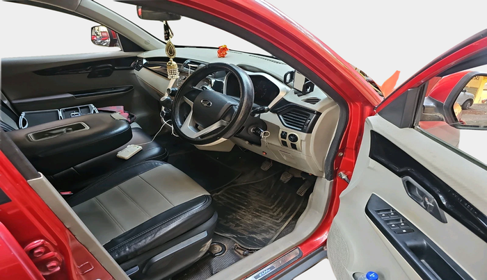 2016 Mahindra Kuv100 K6 6 STR, Petrol, Manual, 57,149 km, interior