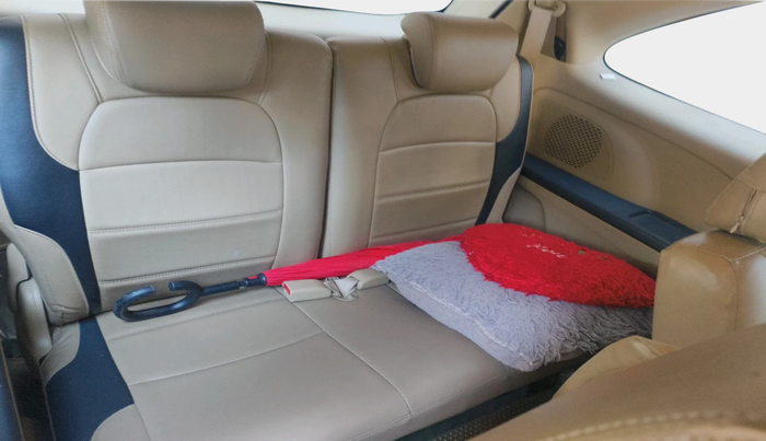 2014 Honda Mobilio 1.5L I-DTEC V, Diesel, Manual, 1,10,728 km, interior