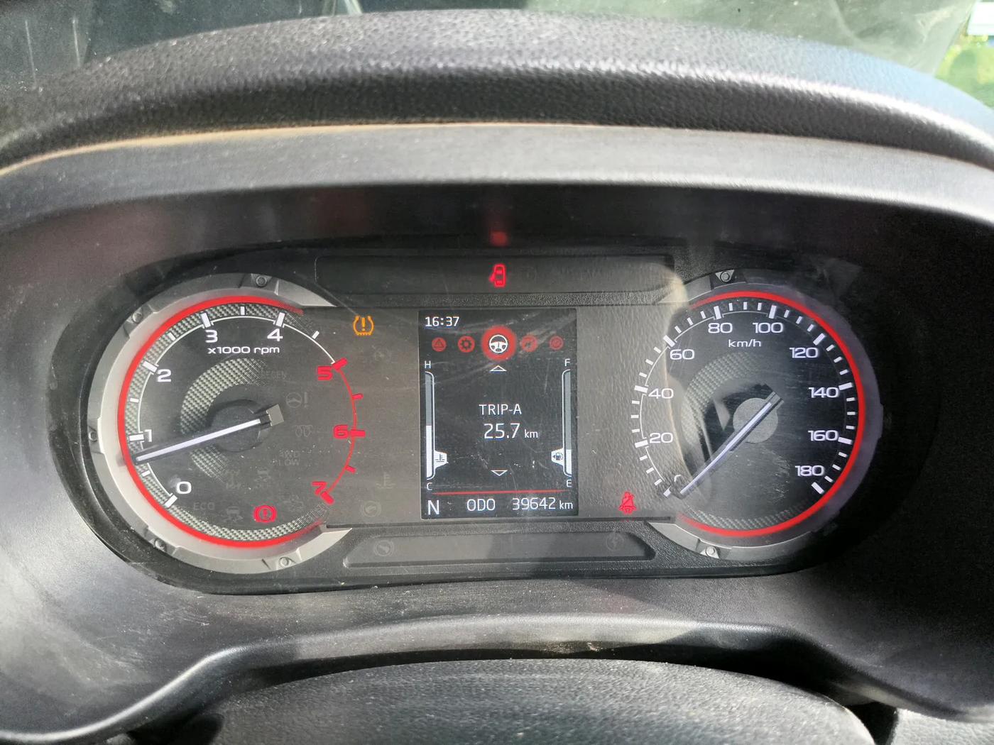 2020 Mahindra Thar LX D 4WD MT CONVERTIBLE, Diesel, Manual, 39,642 km, interior