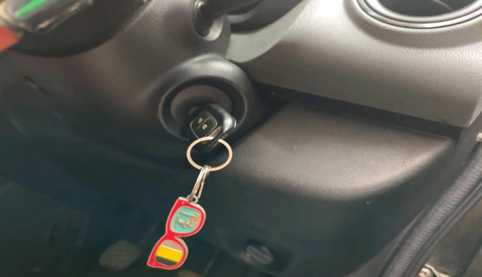 2017 Renault Kwid RXT 0.8, Petrol, Manual, 28,791 km, interior