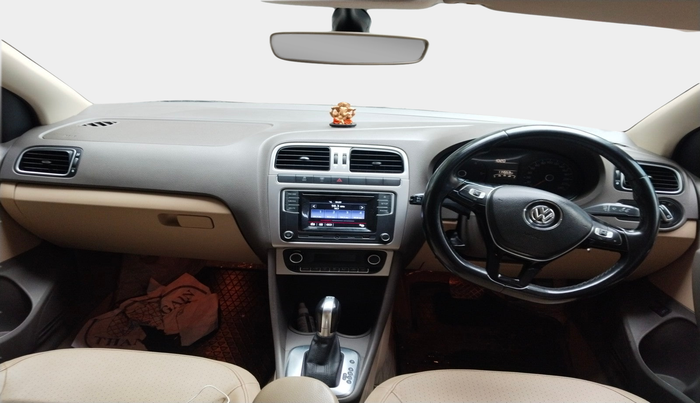 2016 Volkswagen Vento HIGHLINE 1.5 AT, Diesel, Automatic, 1,14,556 km, interior