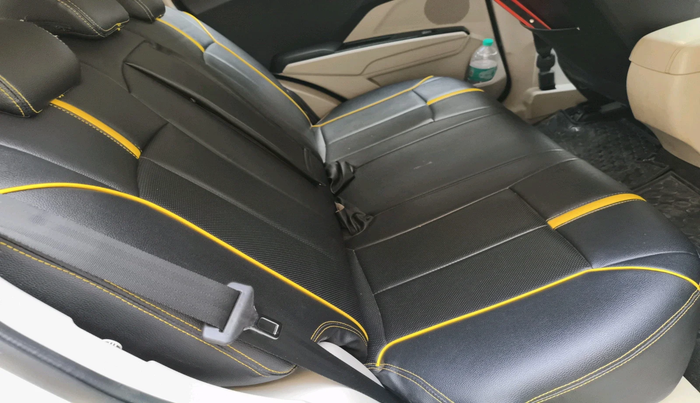 2020 Mahindra XUV300 W8 1.2 PETROL, Petrol, Manual, 22,363 km, interior