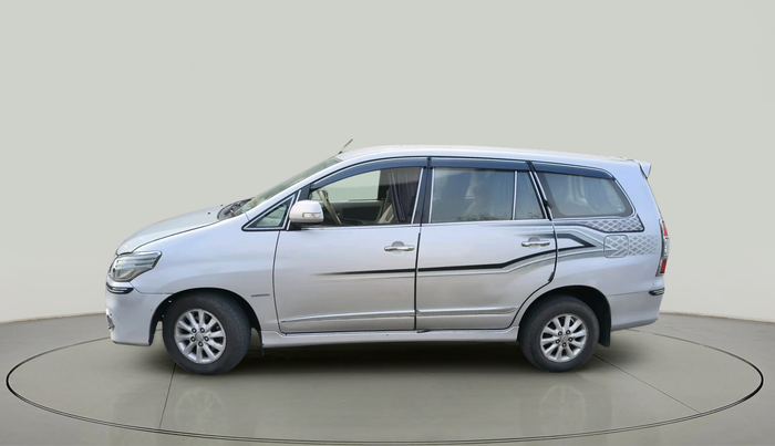 2014 Toyota Innova 2.5 ZX 7 STR, Diesel, Manual, 1,72,826 km, exterior