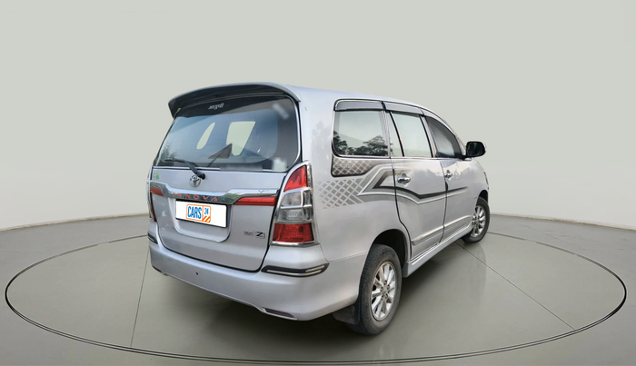 2014 Toyota Innova 2.5 ZX 7 STR, Diesel, Manual, 1,72,826 km, exterior