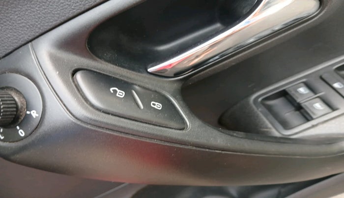 2018 Skoda Rapid STYLE 1.6 MPI AT, Petrol, Automatic, 64,759 km, interior