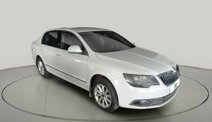 2015 Skoda Superb ELEGANCE 2.0 TDI CR AT, Diesel, Automatic, 1,97,244 km, exterior