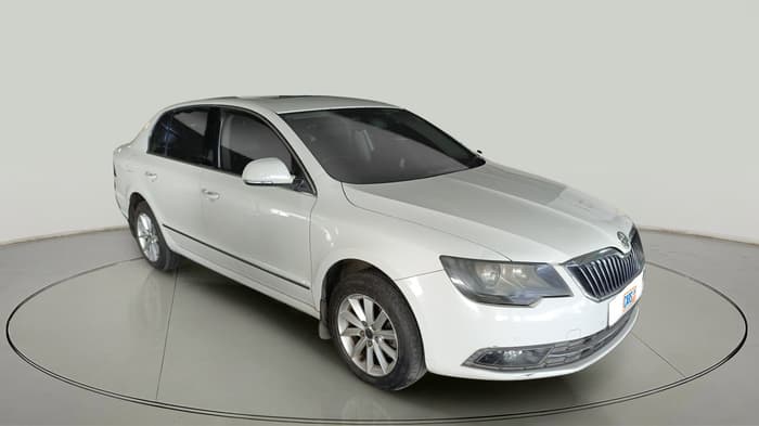 2015 Skoda Superb ELEGANCE 2.0 TDI CR AT, Diesel, Automatic, 1,97,245 km, exterior