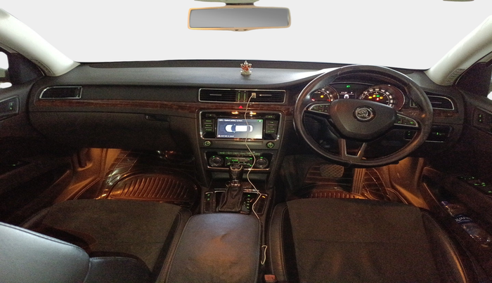 2015 Skoda Superb ELEGANCE 2.0 TDI CR AT, Diesel, Automatic, 1,97,244 km, interior