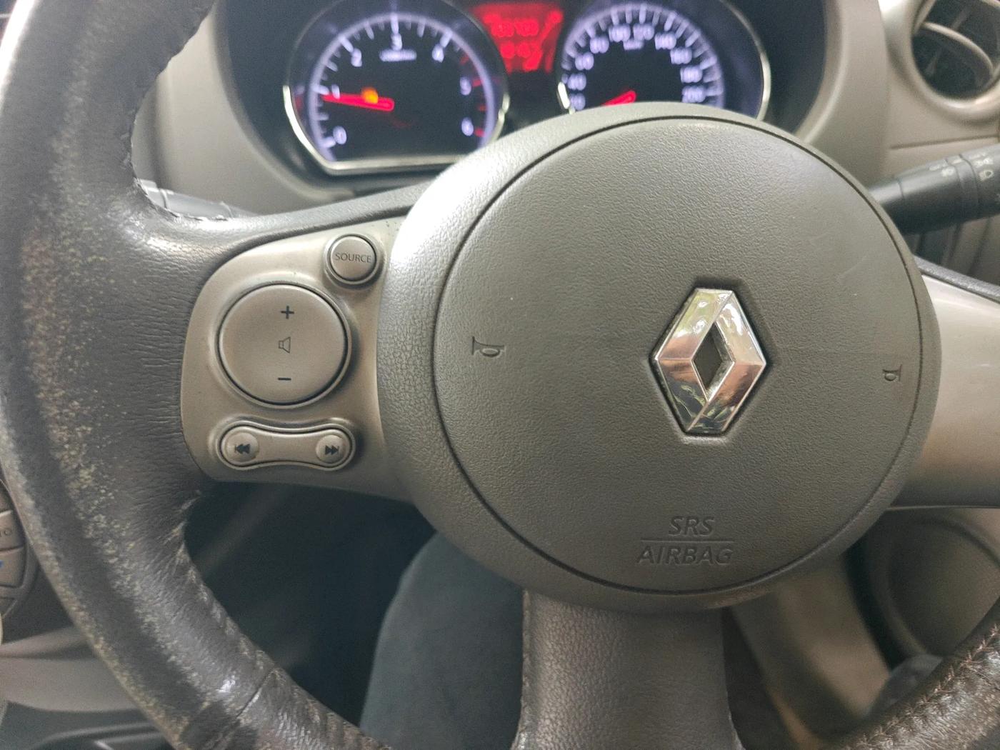 2013 Renault Scala RXZ DIESEL, Diesel, Manual, 1,95,730 km, interior