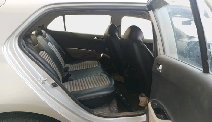 2016 Hyundai Grand i10 SPORTZ 1.1 CRDI, Diesel, Manual, 65,102 km, interior