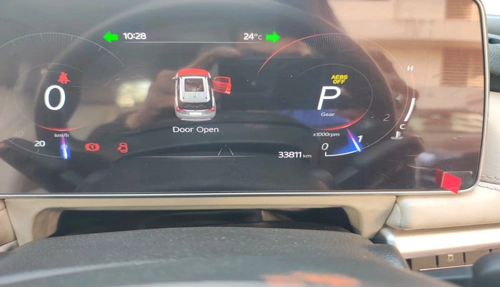 2023 Mahindra XUV700 AX 7 LUXURY P AT 7 STR, Petrol, Automatic, 33,811 km, interior