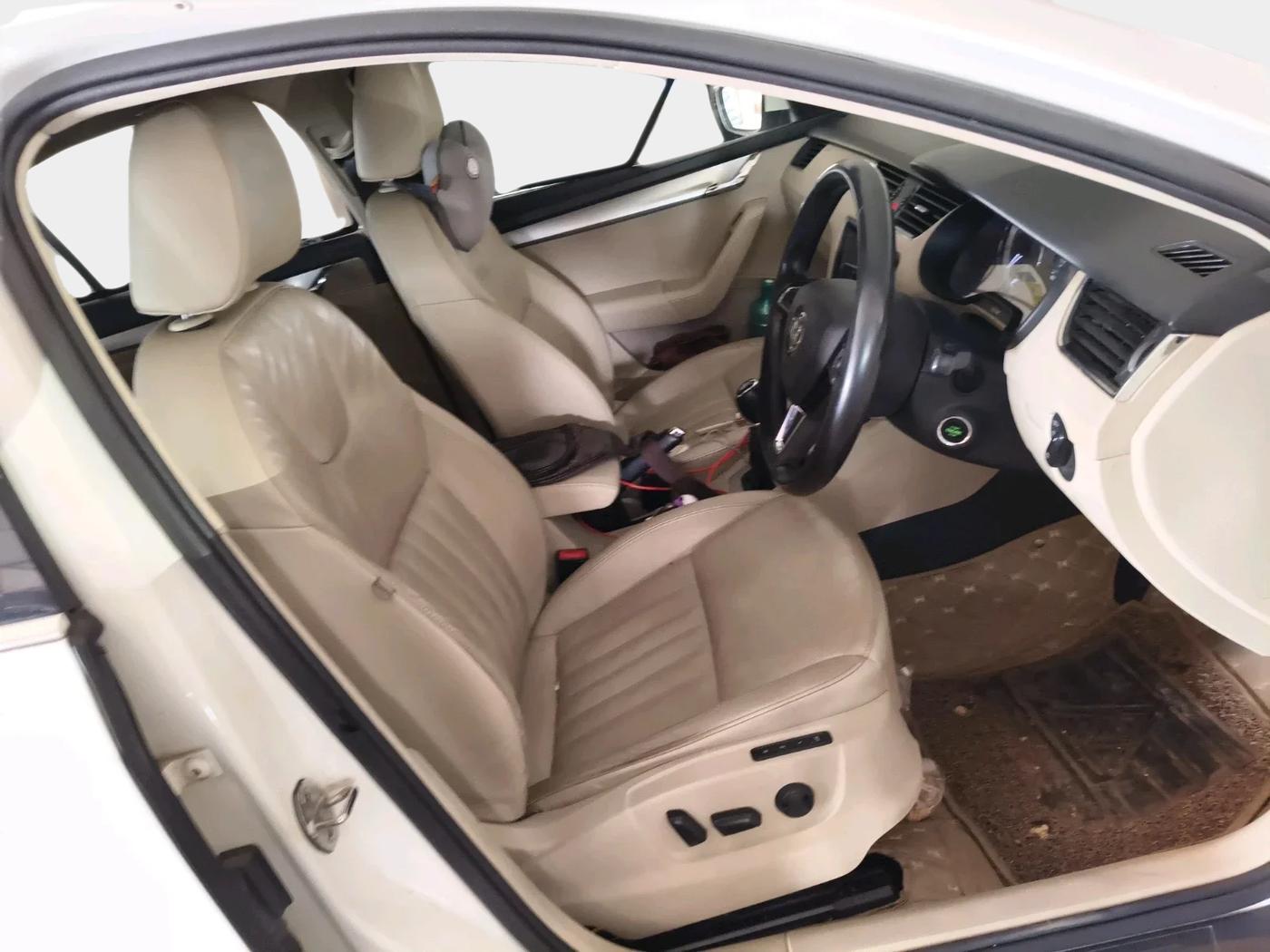 2019 Skoda Octavia STYLE 1.4 TSI, Petrol, Manual, 95,113 km, interior