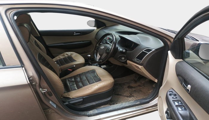 2014 Hyundai i20 SPORTZ 1.2, Petrol, Manual, 68,543 km, interior