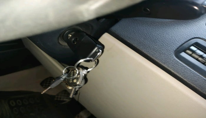 2013 Volkswagen Polo HIGHLINE DIESEL, Diesel, Manual, 1,18,935 km, interior