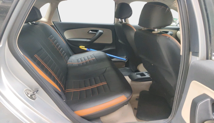 2013 Volkswagen Polo HIGHLINE DIESEL, Diesel, Manual, 1,18,935 km, interior