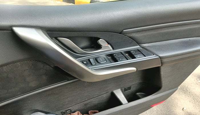 2019 Mahindra XUV500 W11, Diesel, Manual, 89,326 km, interior