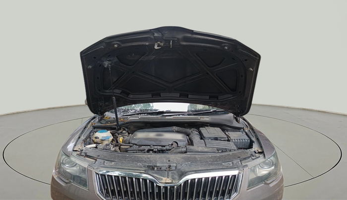2014 Skoda Superb ELEGANCE 1.8 TSI AT, Petrol, Automatic, 1,23,966 km, exterior