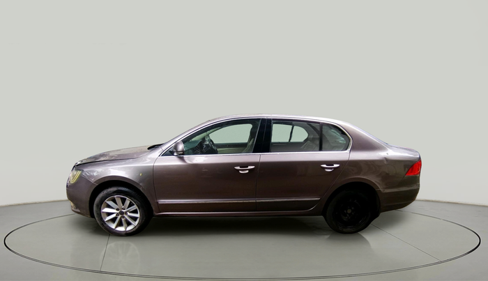 2014 Skoda Superb ELEGANCE 1.8 TSI AT, Petrol, Automatic, 1,23,966 km, exterior