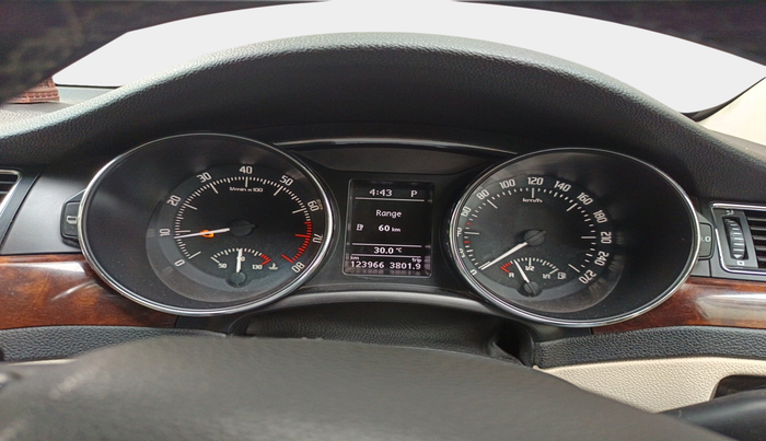 2014 Skoda Superb ELEGANCE 1.8 TSI AT, Petrol, Automatic, 1,23,966 km, interior