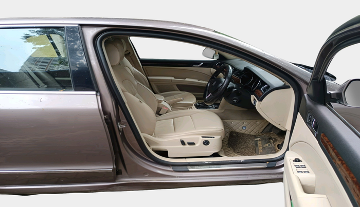 2014 Skoda Superb ELEGANCE 1.8 TSI AT, Petrol, Automatic, 1,23,966 km, interior