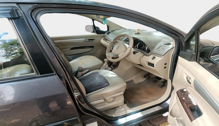 2017 Maruti Ertiga ZXI+, Petrol, Manual, 25,323 km, interior