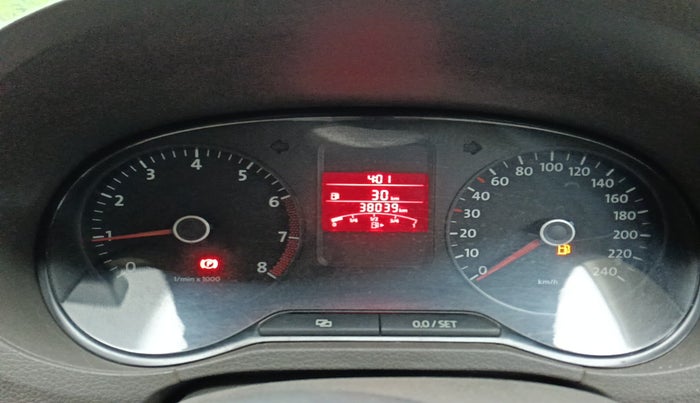 2013 Volkswagen Vento COMFORTLINE 1.6, Petrol, Manual, 38,800 km, interior