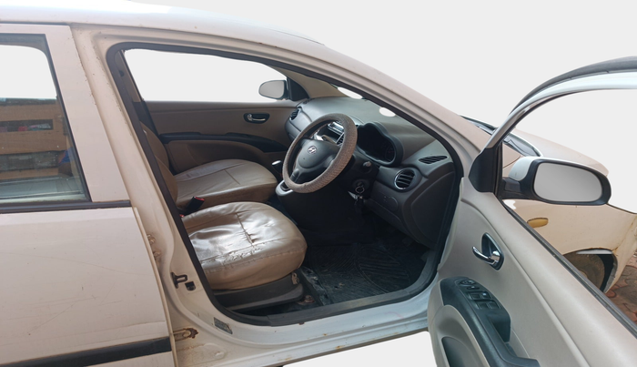 2013 Hyundai i10 MAGNA 1.2, Petrol, Manual, 39,218 km, interior