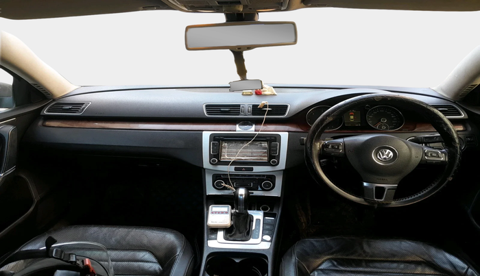 2011 Volkswagen Passat COMFORTLINE DSG, Diesel, Automatic, 1,41,171 km, interior