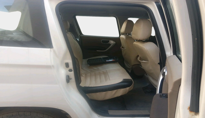 2017 Mahindra TUV300 T8, Diesel, Manual, 82,550 km, interior