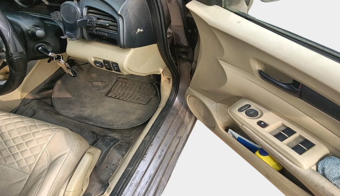 2013 Honda City 1.5L I-VTEC S MT, Petrol, Manual, 1,10,217 km, interior